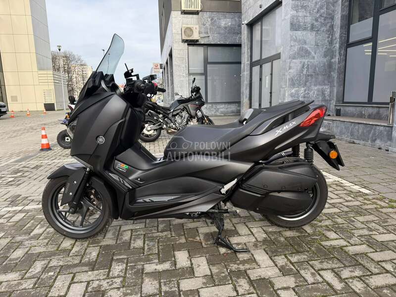 Yamaha X MAX 300 XMAX