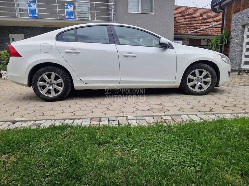 Volvo S60 