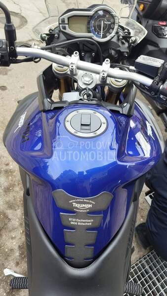 Triumph Tiger 800