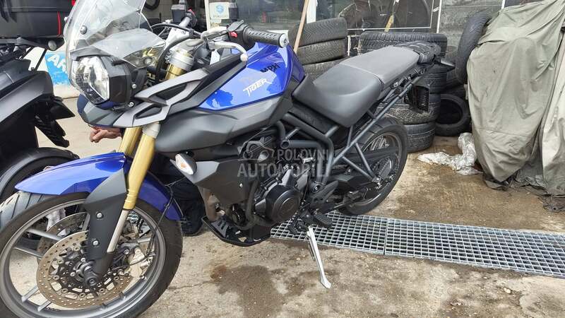 Triumph Tiger 800