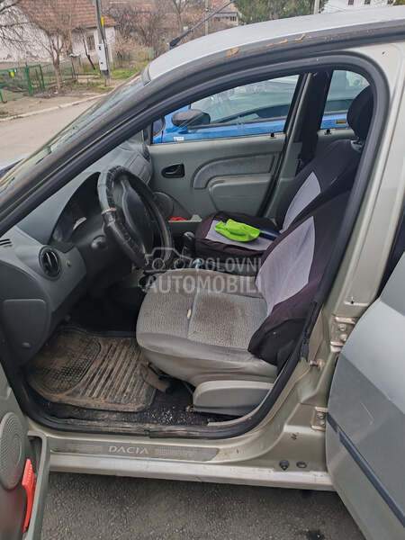 Dacia Logan 