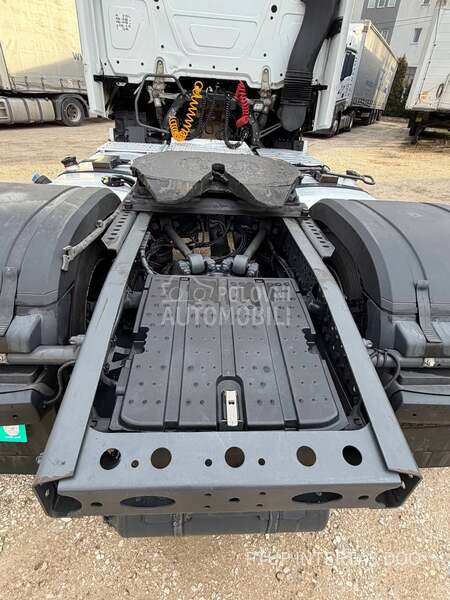 Mercedes Benz 1845 MP5 stream space