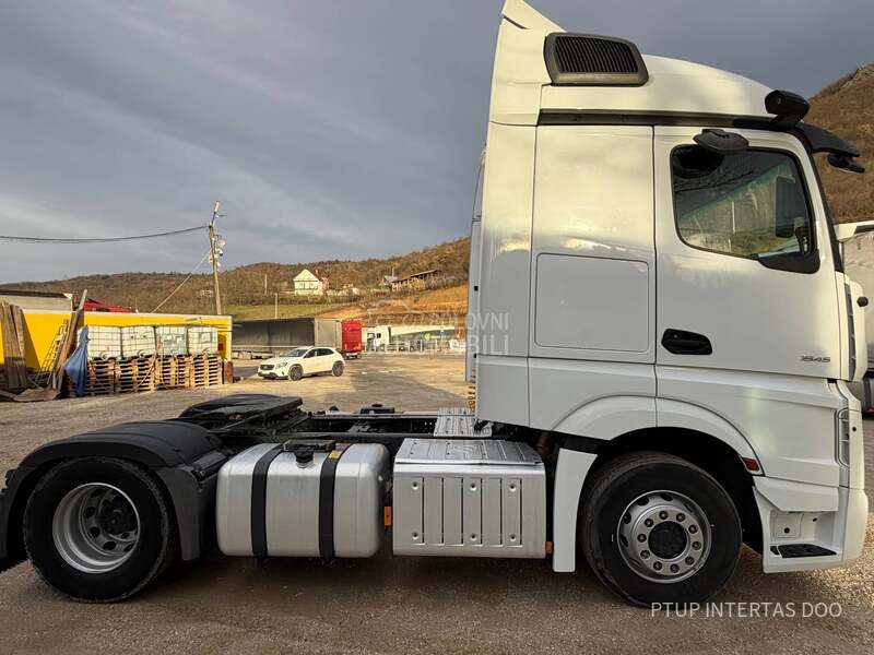 Mercedes Benz 1845 MP5 stream space