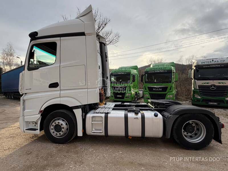 Mercedes Benz 1845 MP5 stream space