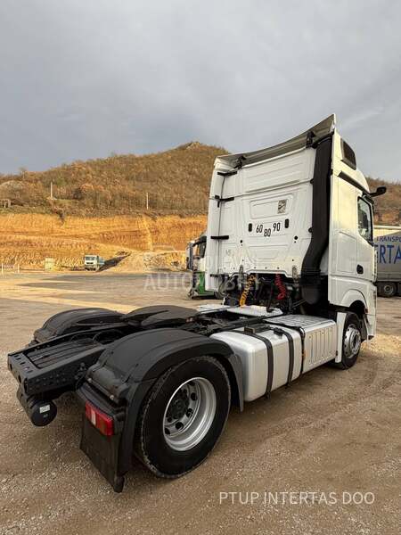 Mercedes Benz 1845 MP5 stream space