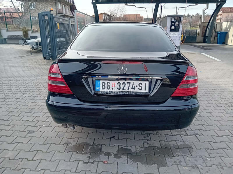 Mercedes Benz E 200 