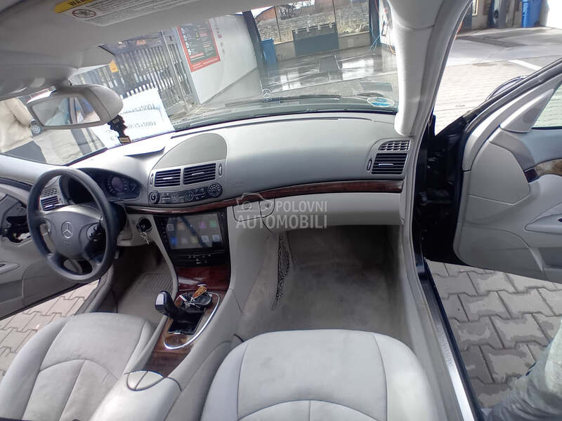 Mercedes Benz E 200 