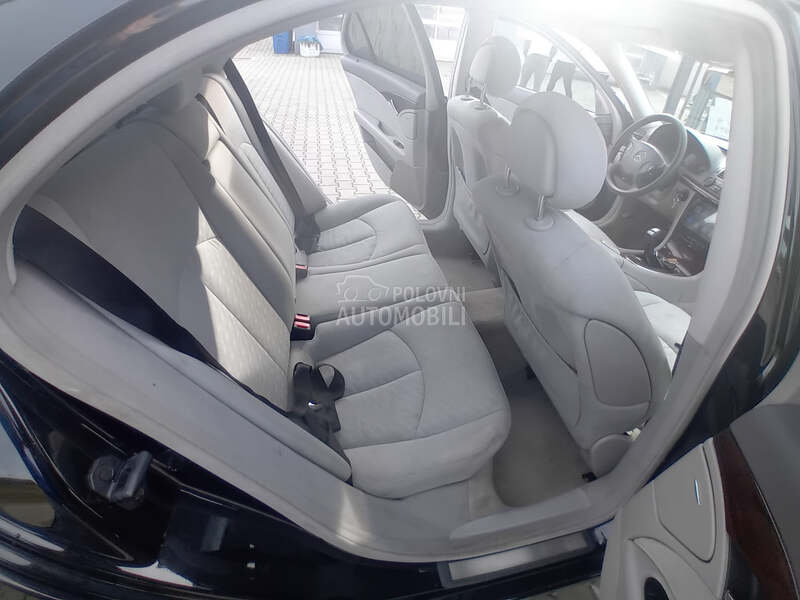 Mercedes Benz E 200 