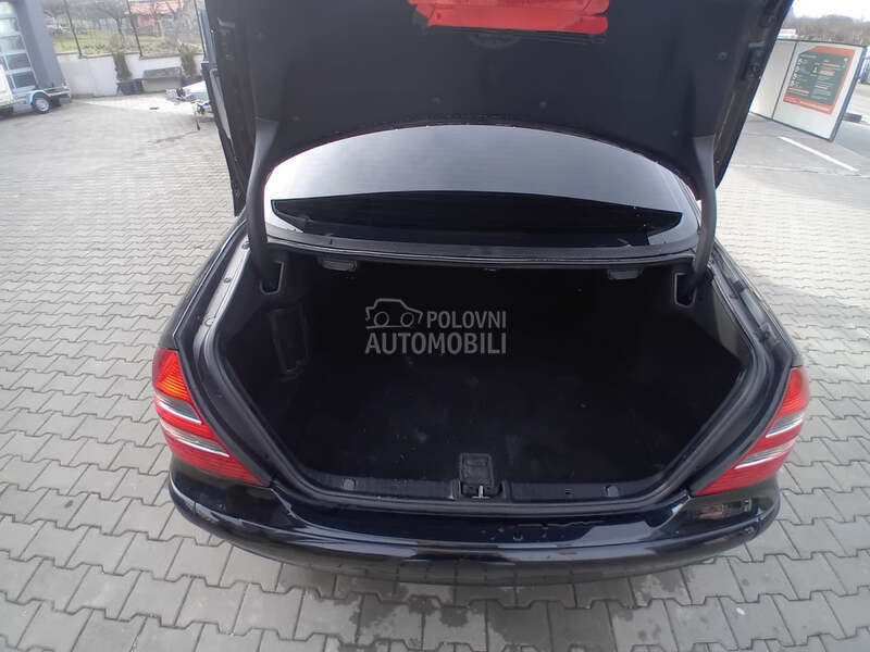 Mercedes Benz E 200 