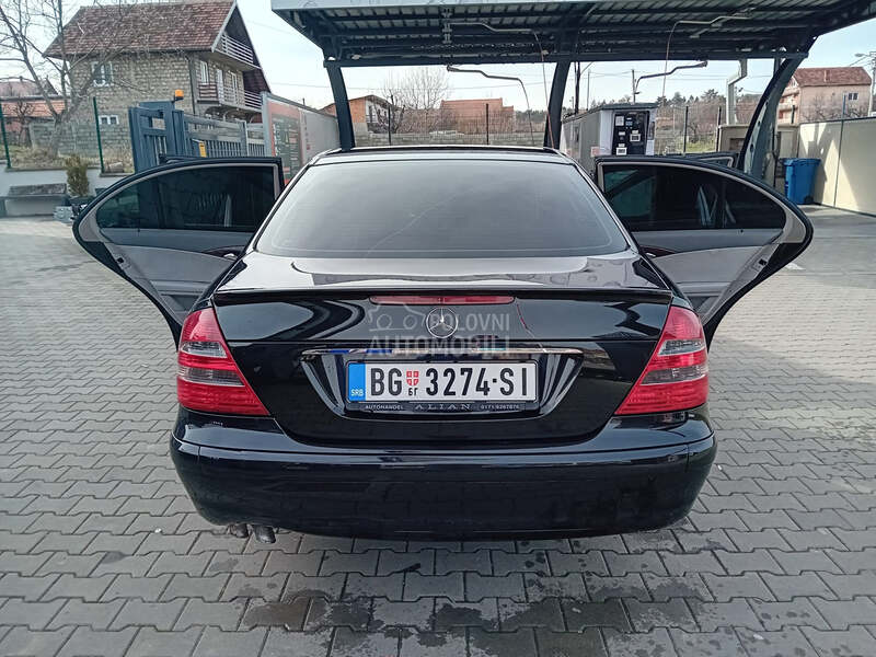 Mercedes Benz E 200 