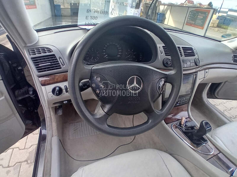 Mercedes Benz E 200 
