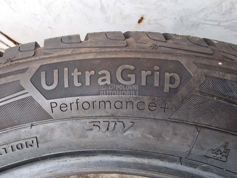 Goodyear 225/60 R18 Zimska