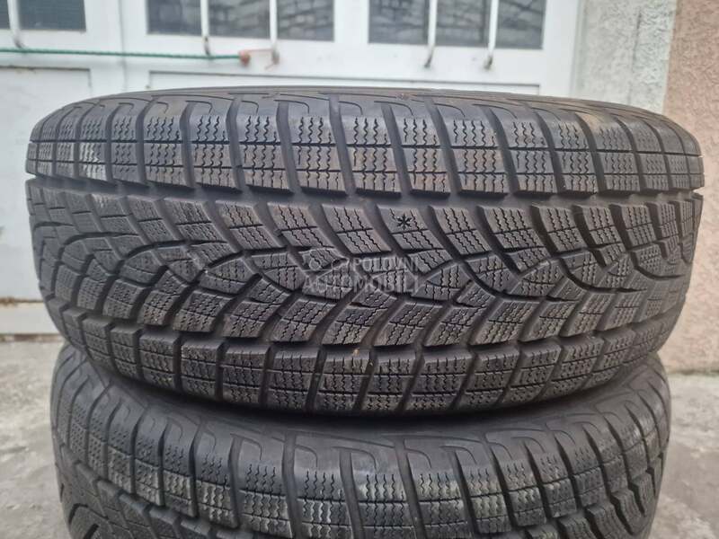 Goodyear 225/60 R18 Zimska