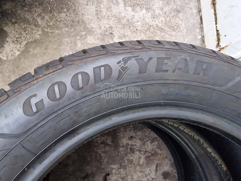 Goodyear 225/60 R18 Zimska