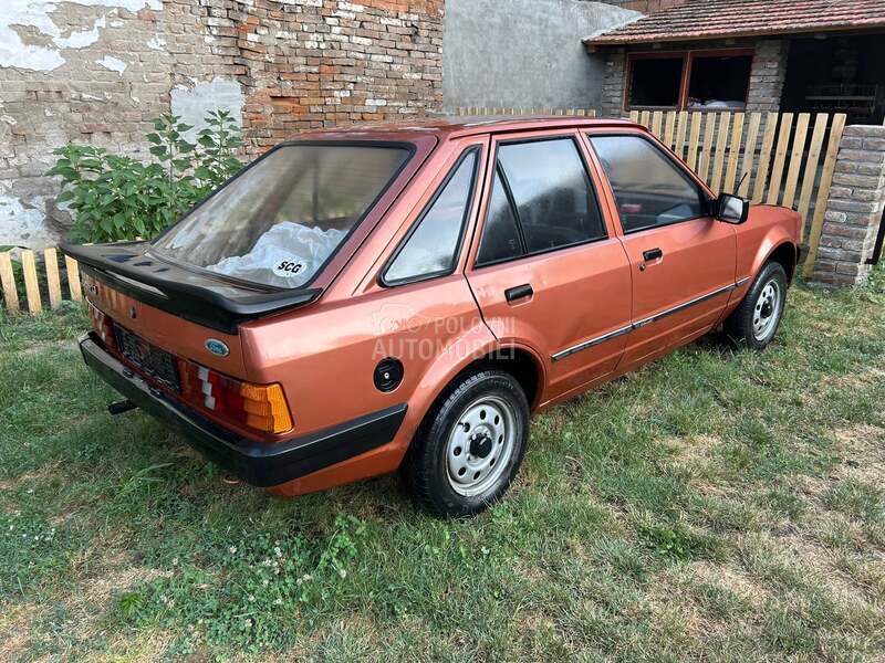 Ford Escort 
