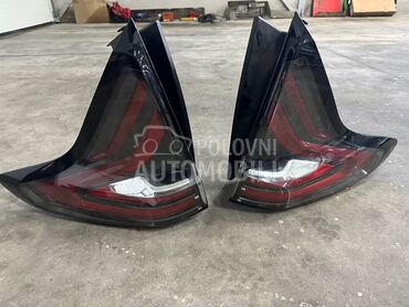 Stop svetlo za Renault Espace od 2015. do 2024. god.