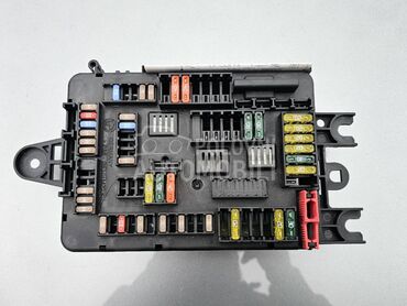 Kutija osiguraca za BMW 125, 116, 118 ... od 2011. do 2014. god.