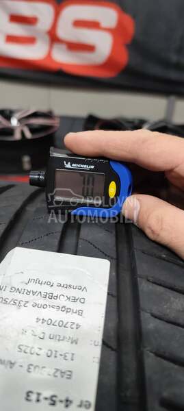 Bridgestone 235/50 R19 Letnja