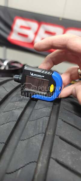 Bridgestone 235/50 R19 Letnja