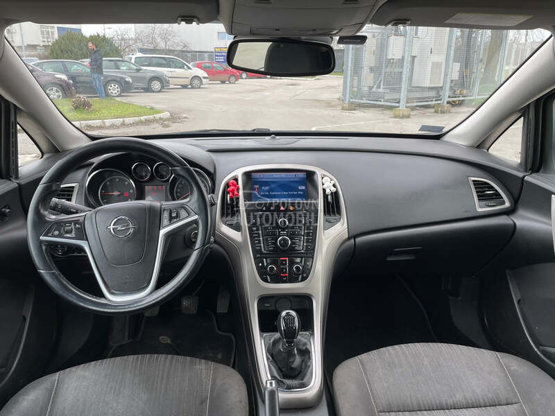 Opel Astra J 