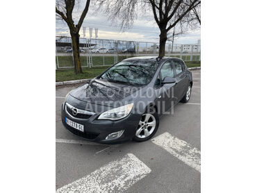 Opel Astra J 