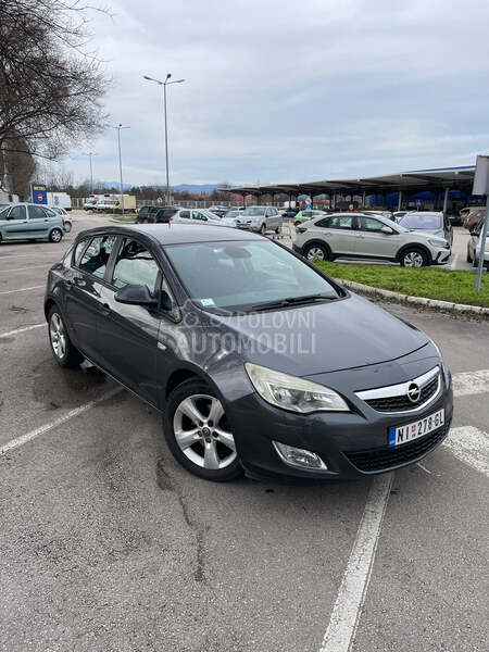Opel Astra J 