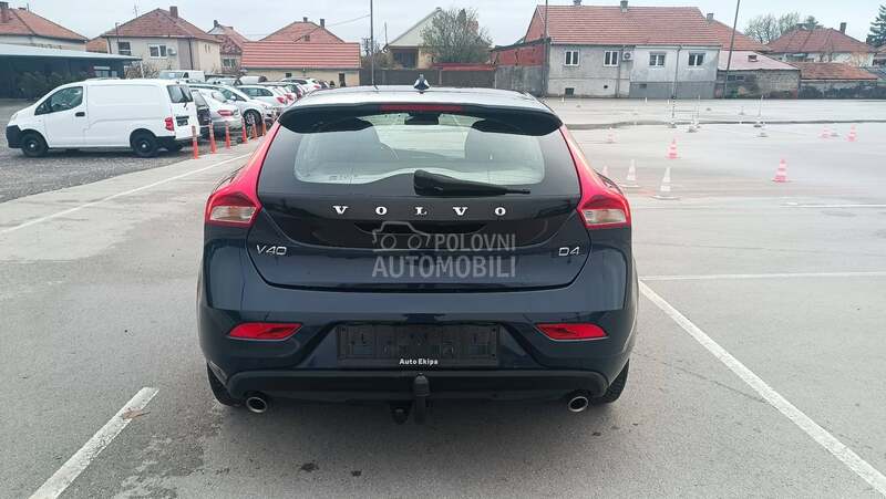 Volvo V40 D4