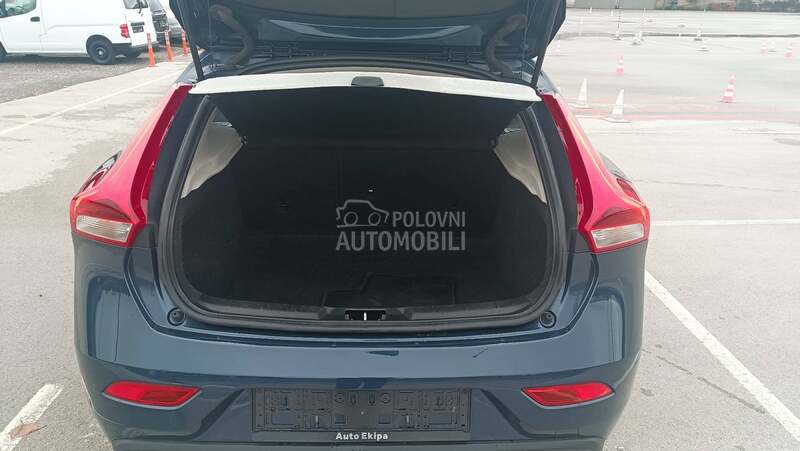 Volvo V40 D4