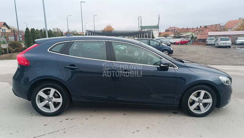 Volvo V40 D4