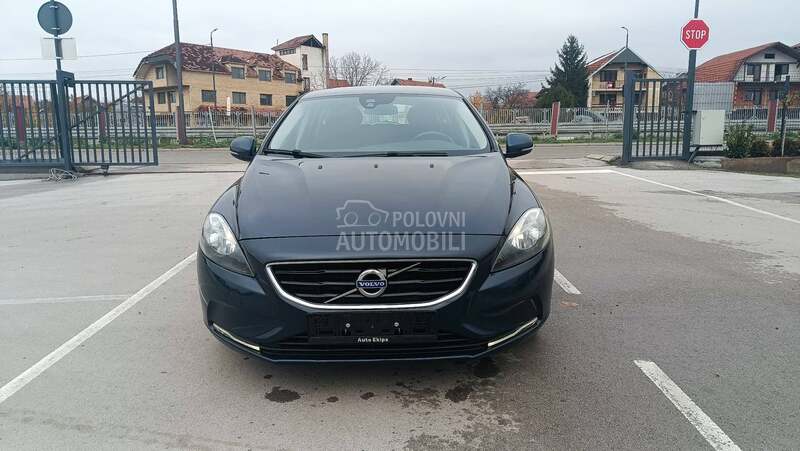 Volvo V40 D4