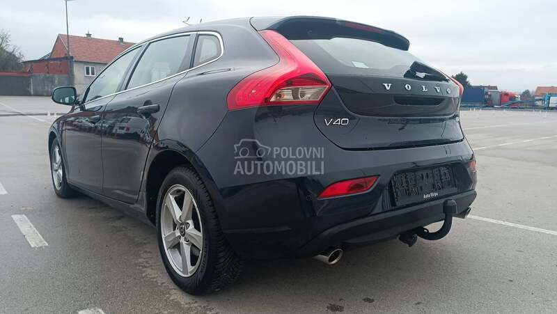 Volvo V40 D4