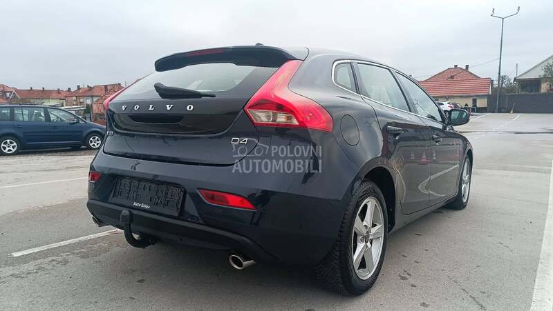 Volvo V40 D4