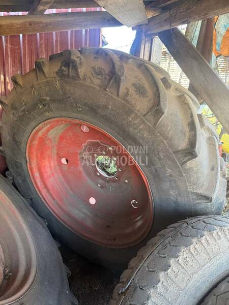 Belarus 1221 tockovi 18.4 r38