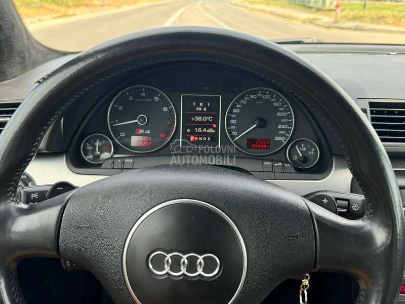 Audi S4 4.2 B6