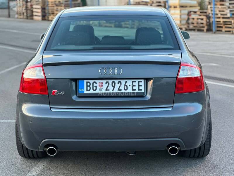 Audi S4 4.2 B6