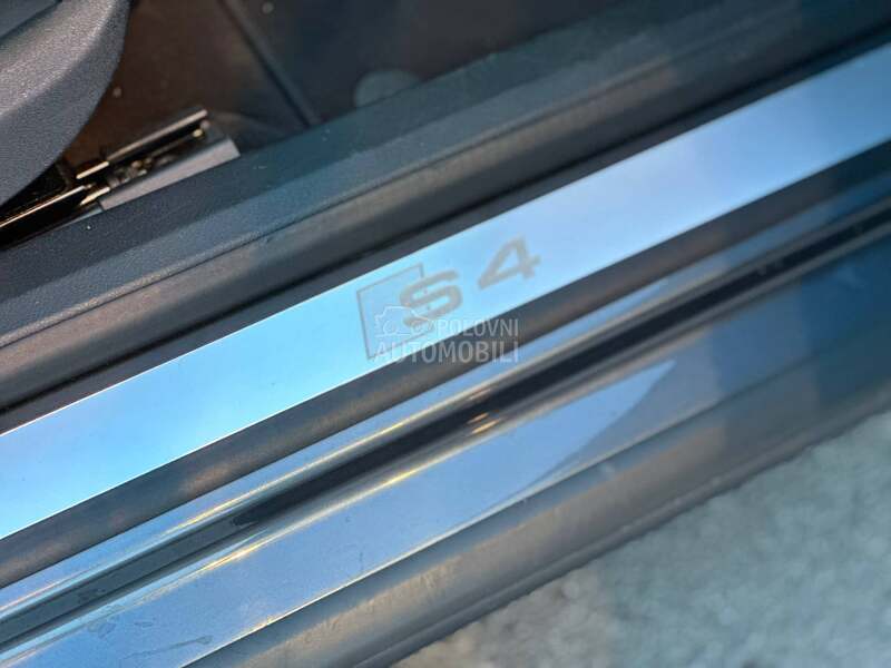 Audi S4 4.2 B6