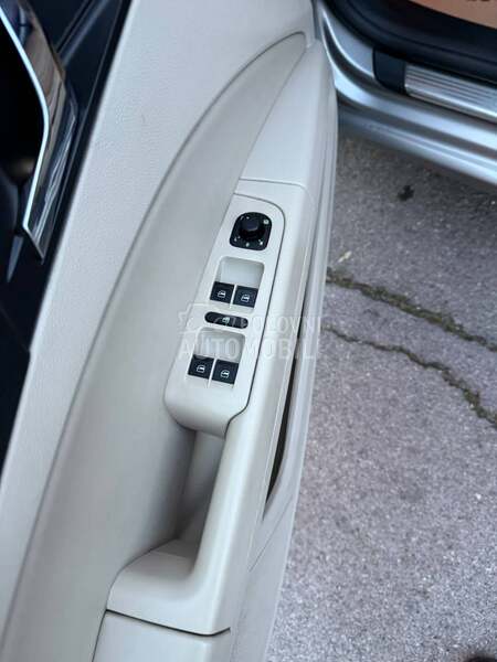 Škoda Superb 2.0 DSG ELEGANCE