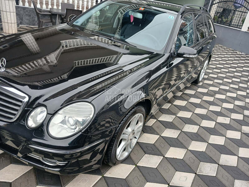 Mercedes Benz E 200 