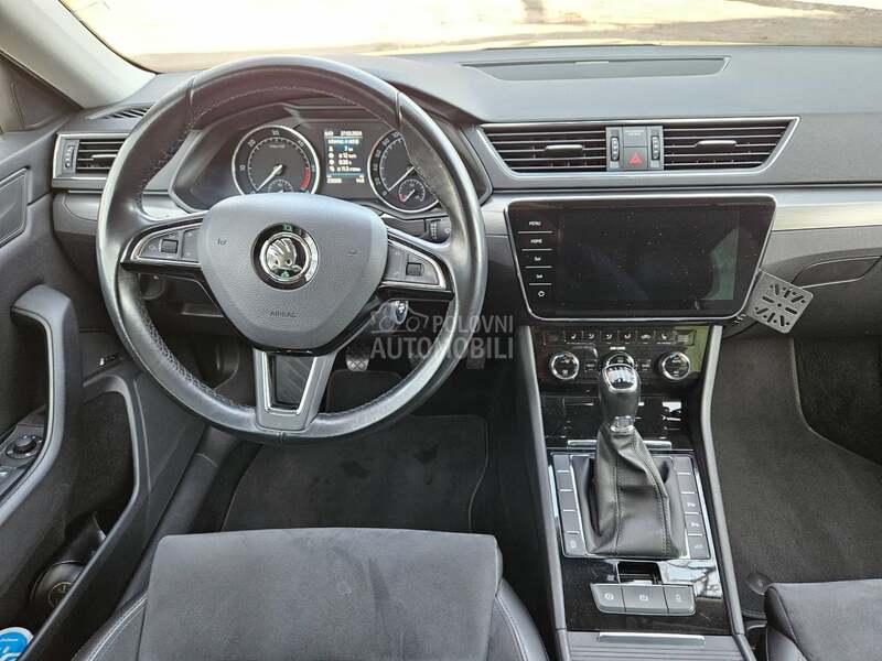 Škoda Superb 