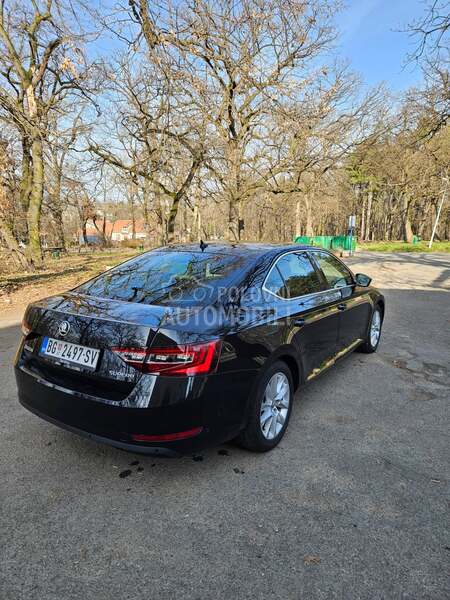 Škoda Superb 