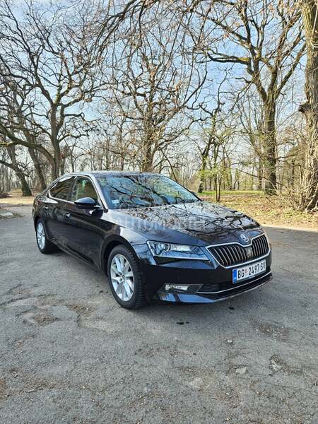 Škoda Superb 