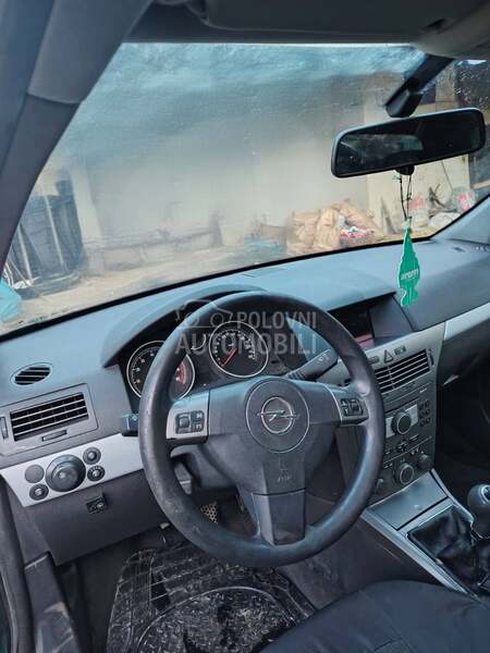 Opel Astra H 