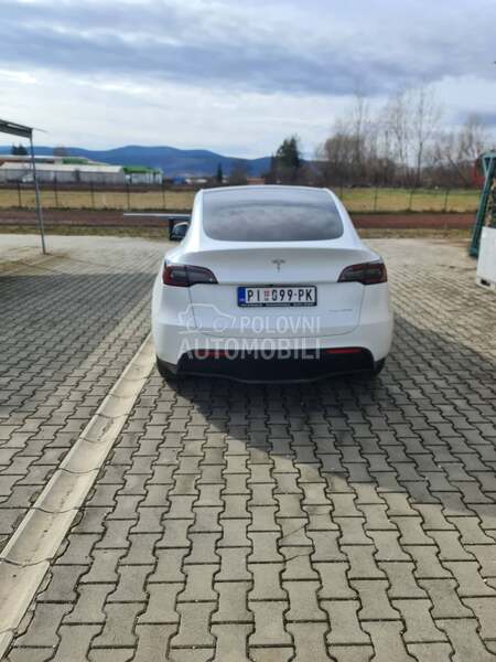 Tesla Model Y 