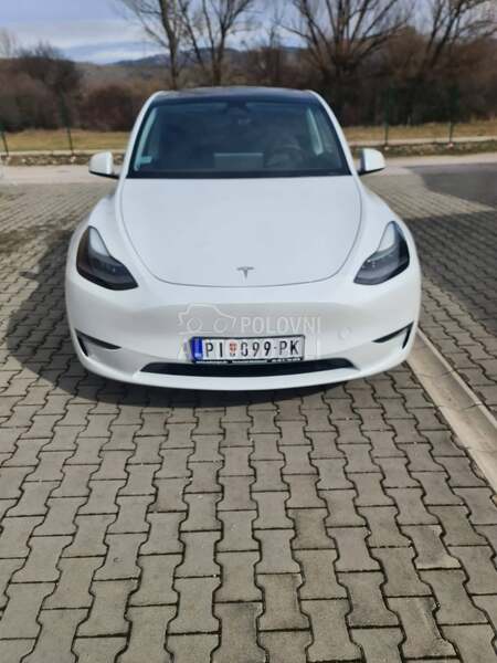 Tesla Model Y 