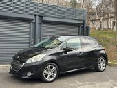 Peugeot 208 P A N O R A M A