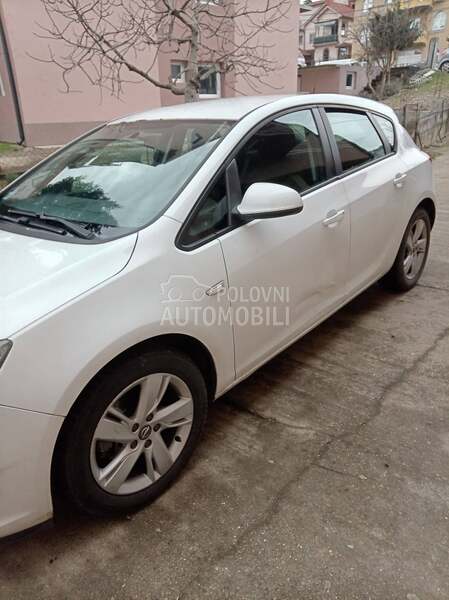 Opel Astra J 1.6 CDTI