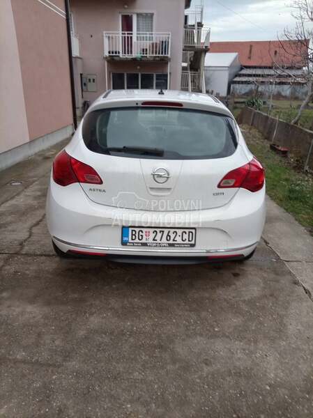Opel Astra J 1.6 CDTI