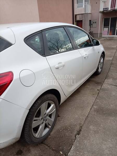 Opel Astra J 1.6 CDTI