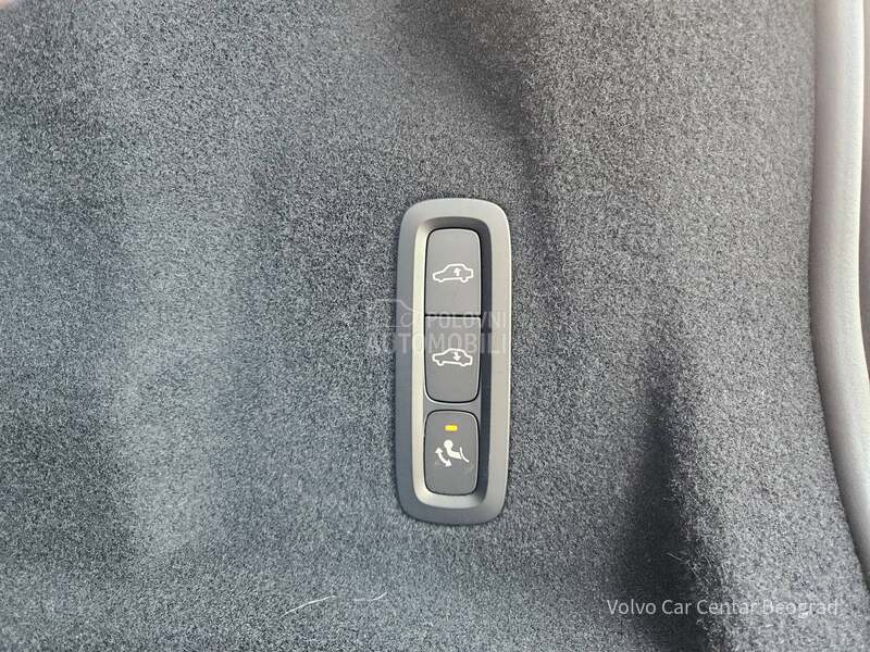 Volvo XC60 B5 AWD PLUS DARK