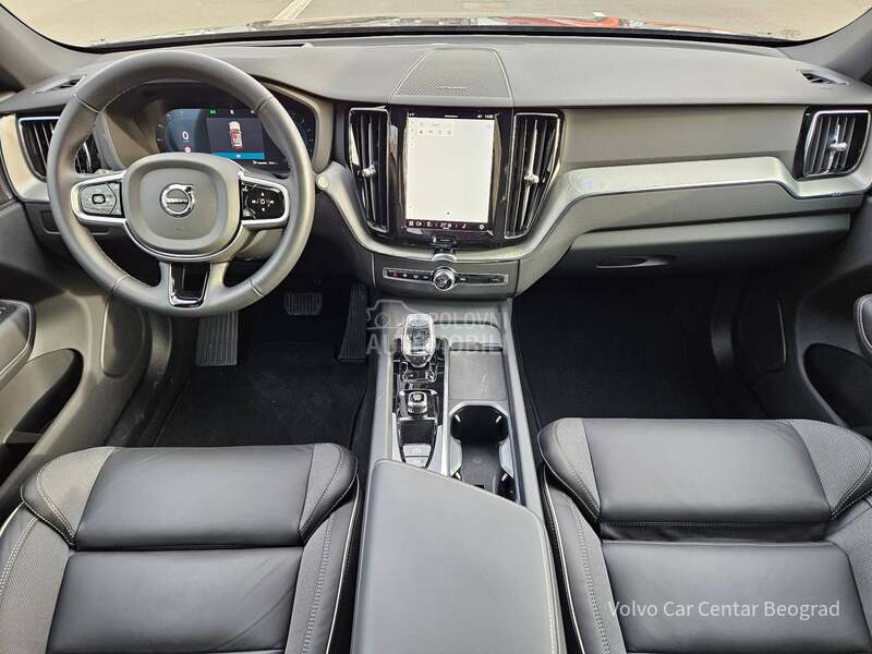 Volvo XC60 B5 AWD PLUS DARK